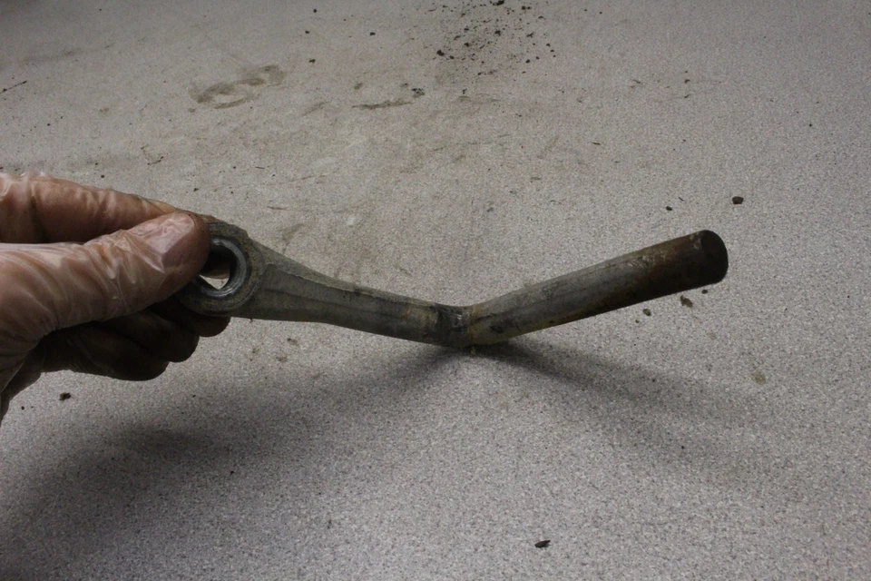 1964 Honda Super Hawk 305 CB77 REAR PASSENGER FOOT REST PEG STEP J5-2378.GC - Image 3 of 4