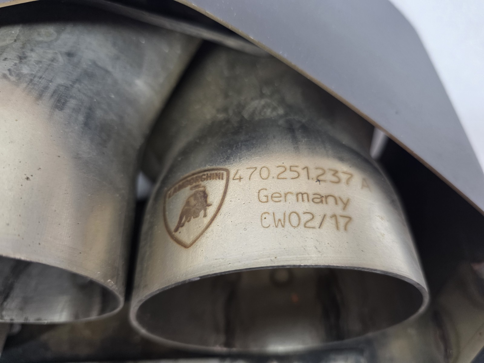 LAMBORGHINI AVENTADOR LP740 S EXHAUST TAIL PIPE TIP OEM 470251237A