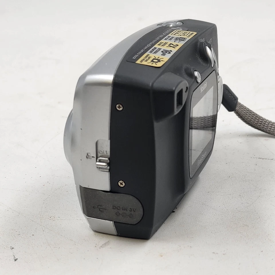 Kodak EasyShare CX4200 2.0MP Digital Camera Zoom 16 MB Memory Share Button 2002 - Image 4 of 4
