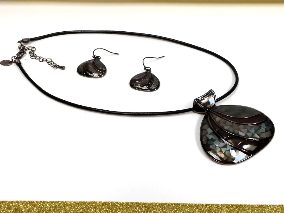 Juego de collar y pendientes Lia Sofia pistola con cable metal gris esmalte y fregona Foto 3 de 4