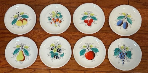Vintage Set of 8 Westmoreland Fruit Dessert Plates Hobknob Edge Milk Glass 7.5"