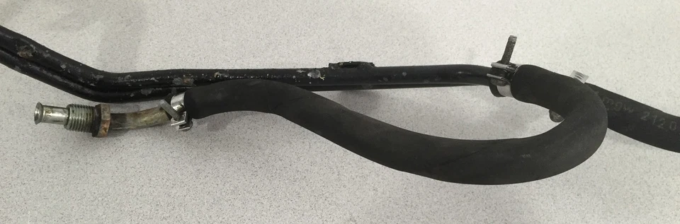 MERCEDES-BENZ 190e W201 1987-1993 ~ tubería de refrigeración de dirección ~ pieza OEM Foto 3 de 4