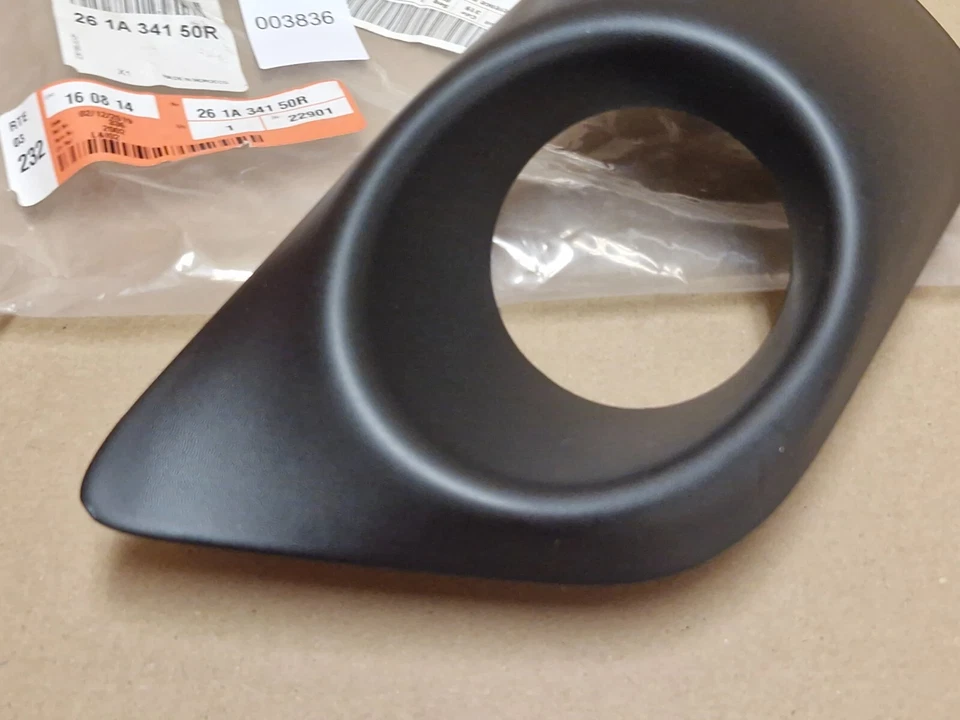 Renault Sandero Logan Mk2 Front Left Fog Light Grille 261A34150R Genuine - Image 2 of 4