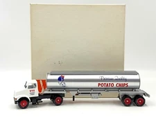 1/64 Winross Truck Semi UTZ Tanker A161
