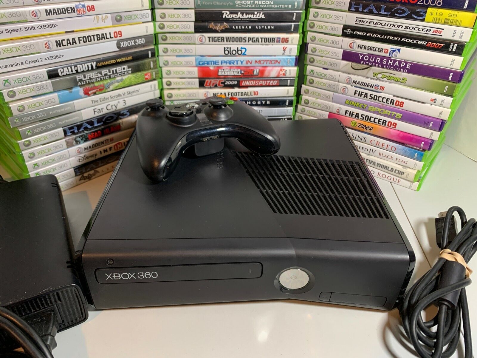 VENDIDO] Xbox 360 Slim 750GB RGH+LTE3.0 + 4000 Jogos  Fórum Outer Space -  O maior fórum de games do Brasil