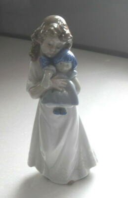 VINTAGE 1980s LLADRO NAO PORCELAIN FIGURINE NOW RETIRED GIRL WITH