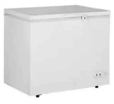 Falcon Food Service BD-152 5.3 CuFt White Epoxy Coated Aluminum Chest Freezer