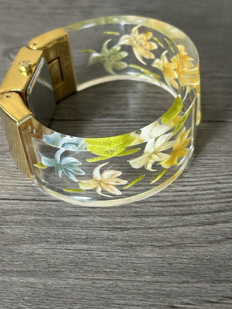 Lovely Vintage Joan Rivers Classic 377 Floral Acrylic Cuff 