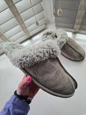 UGG Scuffette II slippers in grey suede size UK 5 Great condition