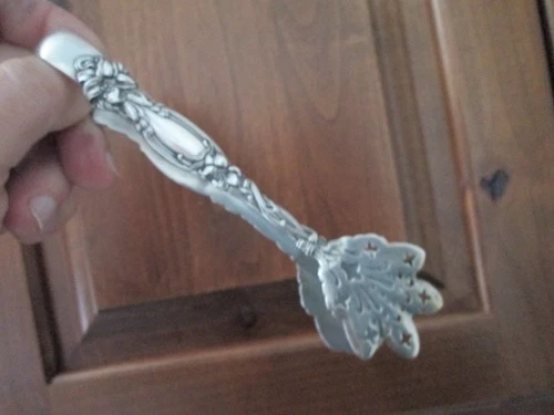 Rare - FRONTENAC  1903 - INTERNATIONAL -  Antique - STERLING - PASTRY TONGS