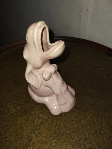 1939 Red Wing Pottery Ash Receiver. Pink Animal Series 876