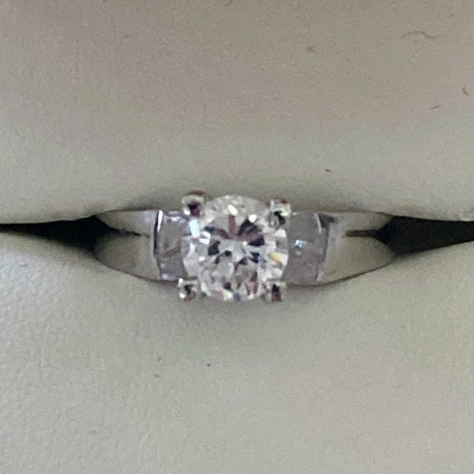 Women's Solitaire Platinum White Gold Tone Engagement Ring Sparkle Stone Size 7