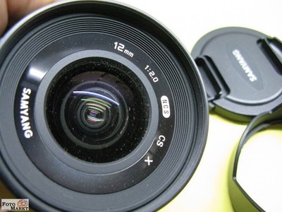 Samyang Weitwinkel 12mm F2.0 NCS CS Fuji X Objektiv Schwarz - neuwertig