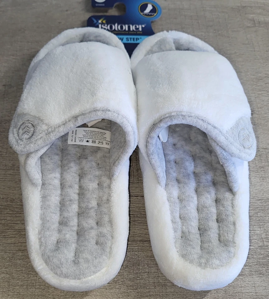 Zapatillas Isotoner Almohada Paso Acolchado Deslizables Blanco Gris Talla M 7.5 - 8 Nuevas con Etiquetas Foto 2 de 4