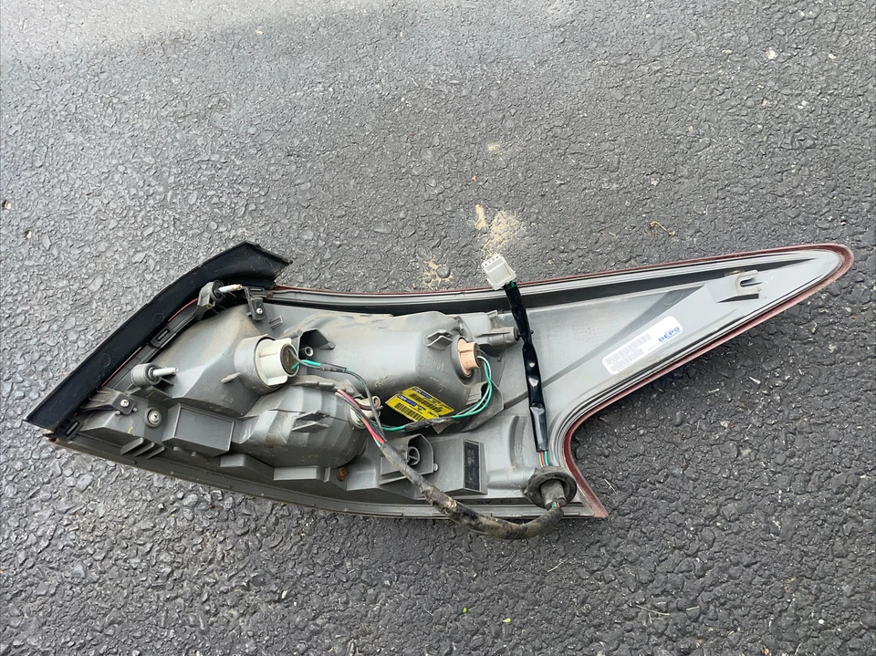 Luz trasera lateral del conductor 13 14 15 Nissan Altima sedán OEM Foto 2 de 2