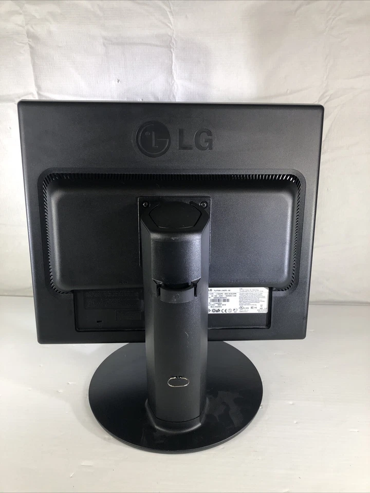 LG Flatron 17 Inch 1280x1024 LCD Monitor L1942PE EL2339 w/ VGA & Power Cord - Image 3 of 3