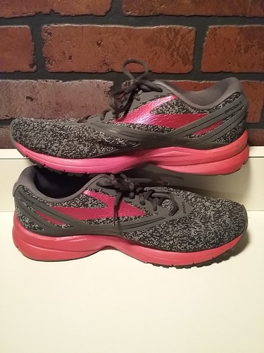 brooks dna sneakers