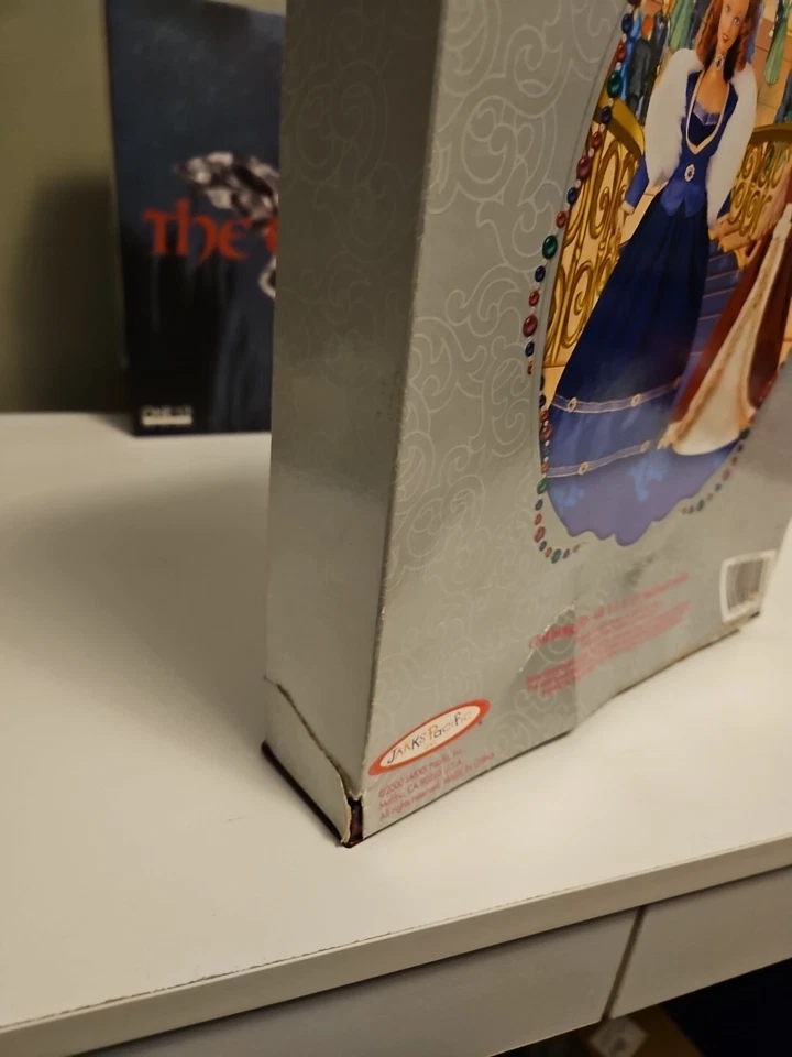 Barbie 2000 Holiday Elegance Doll de Jakks Pacific 11 1/2" muñeca Toys R exclusiva Foto 3 de 3