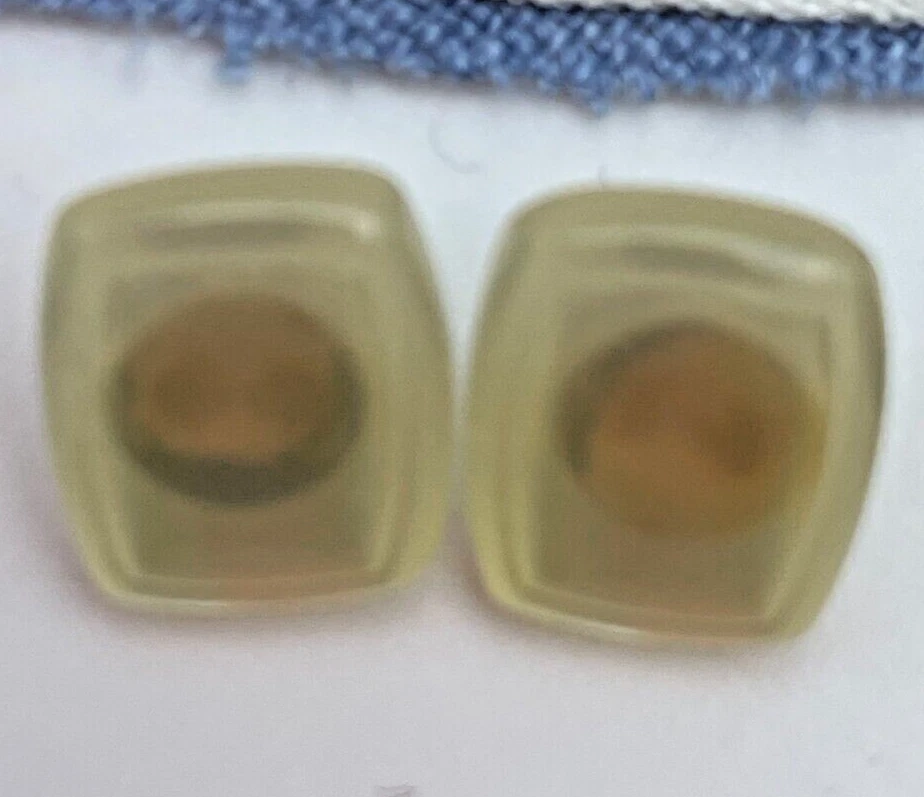 Moreno Martini Da Firenze Square Replacement Shank Buttons White Pearlized Set 6 - Image 3 of 4