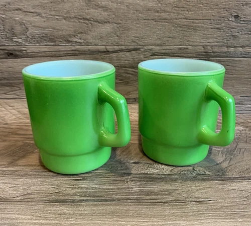 2 Vintage ANCHOR HOCKING Stackable Coffee Mug Oven Proof #312 Vibrant Green USA
