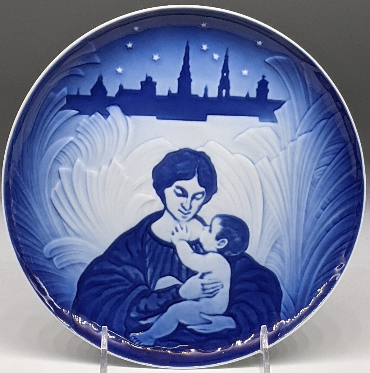 Royal Copenhagen 1908-1983 Anniversary plate Mary and Child +B&G