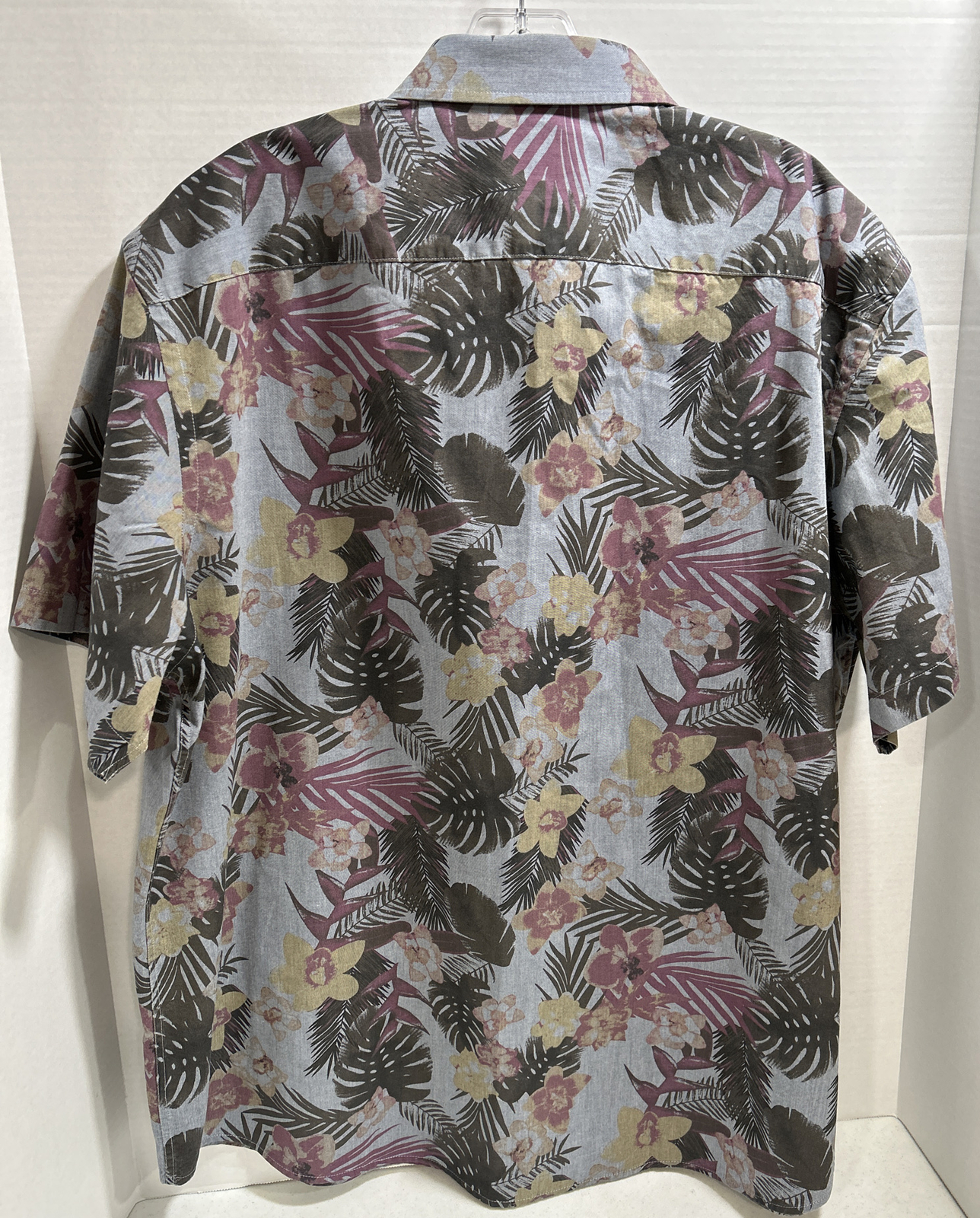 Untuckit Mens XL Hawaiian Relaxed Fit Button Up Shirt Floral Never Worn