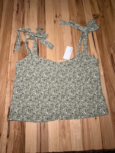 NWT Reformation Embry Top Juniper Green Floral 12