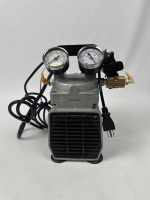 GAST DOA-P704-AA Oil-Less Diaphragm Vacuum Pressure Pump Compressor 115V TESTED