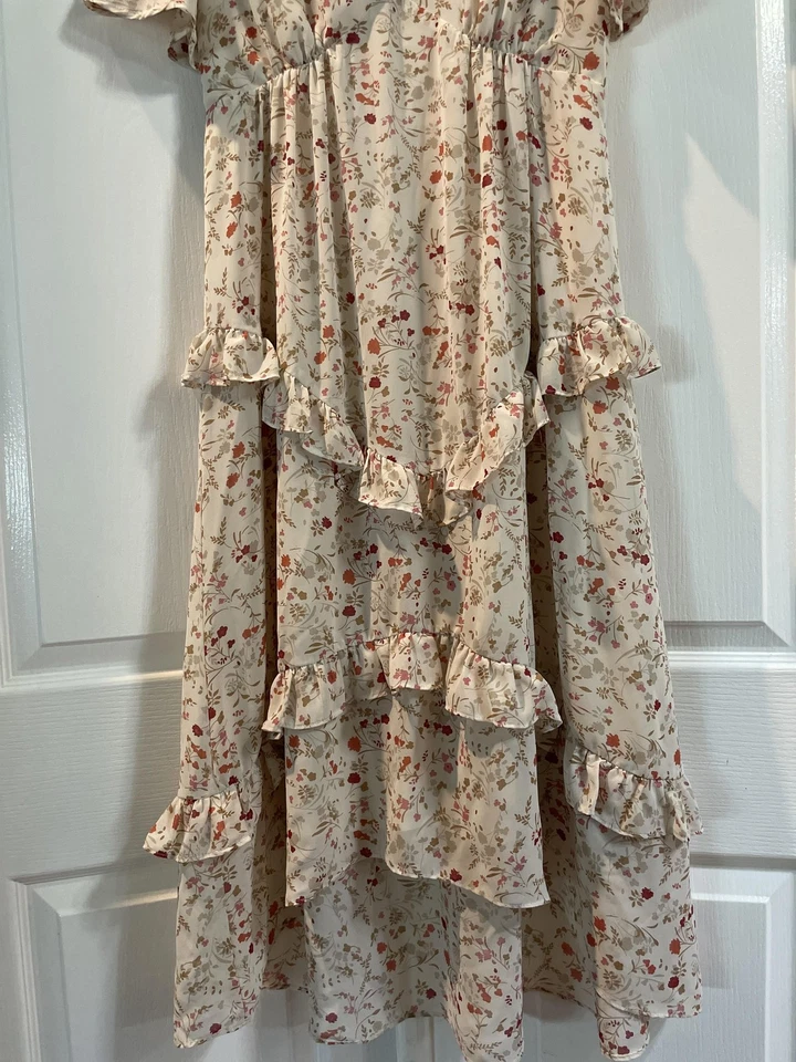 Vestido Davi & Dani Feminino Médio Marfim Floral Camadas Babado Midi Decote V Boho - Imagem 4 de 4