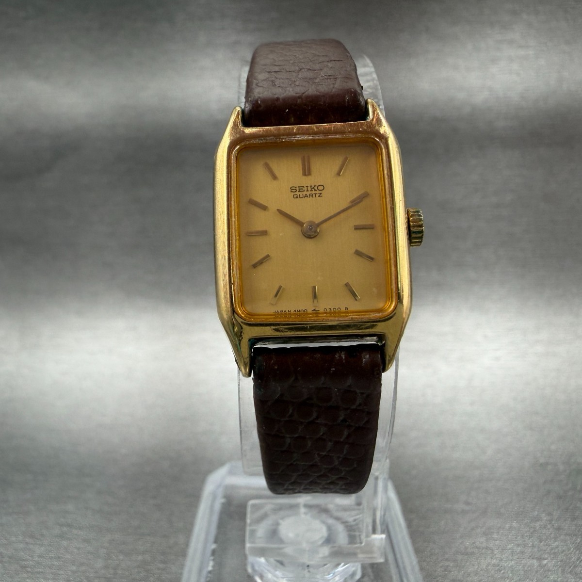 Seiko Tank Watch Women 17mm Champagne Dial Gold Tone 4N00  display picture 2