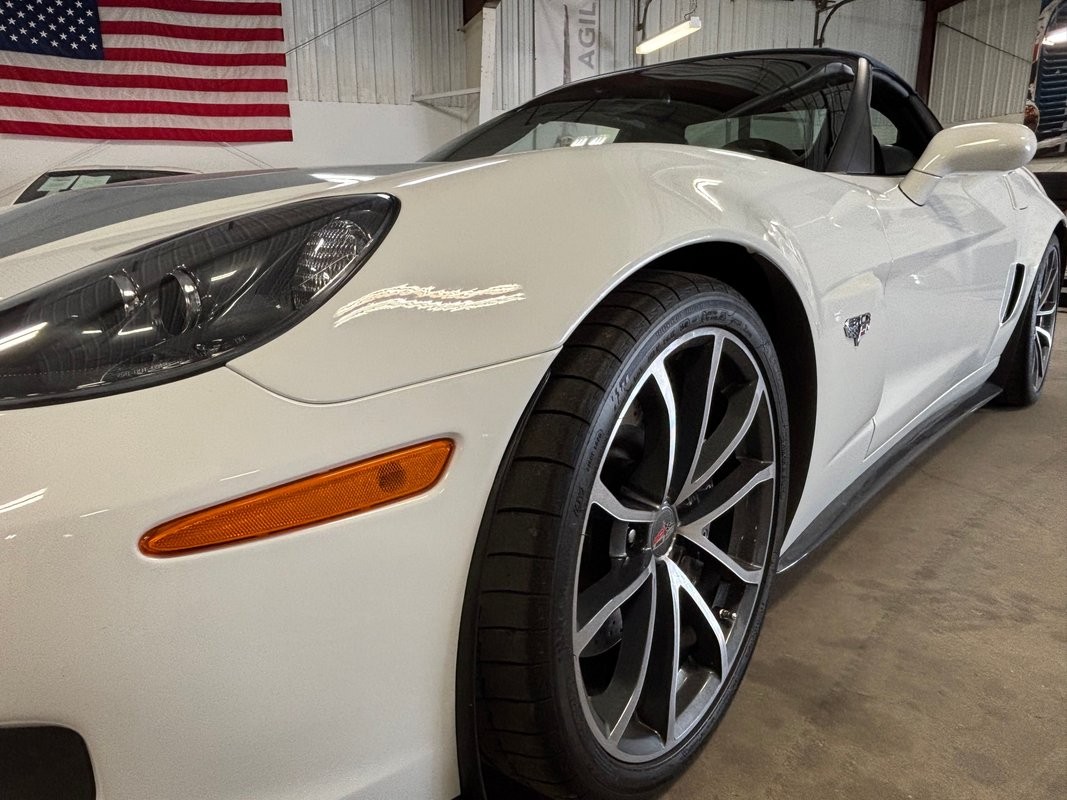 2013 White Chevrolet Corvette   | C6 Corvette Photo 10