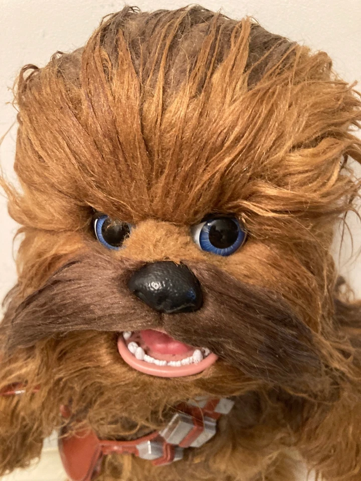 Peluche Chewbacca Star Wars Ultimate Co-Pilot Chewie Interactive FurReal 41 cms Foto 4 de 4