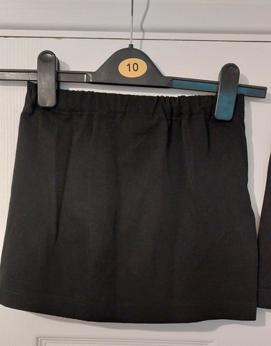 2PK Debenhams Girls Black School Pleated Skirts ~ 4 YRS - Picture 4 of 11