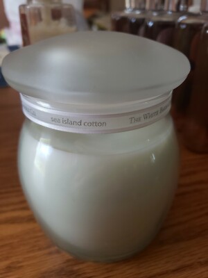 BATH & BODY WORKS White Barn Candle Co Sea Island Cotton Scented Large Jar 15 oz