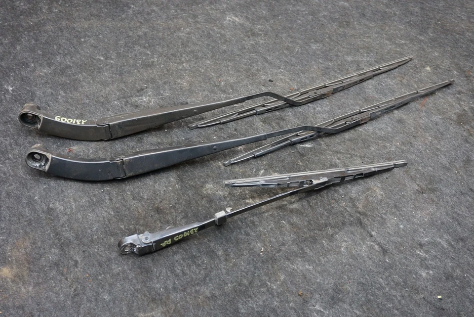 Juego brazo limpiaparabrisas delantero izquierdo y derecho con trasero 23193323 Cadillac Escalade ESV 2015-20 Foto 4 de 4