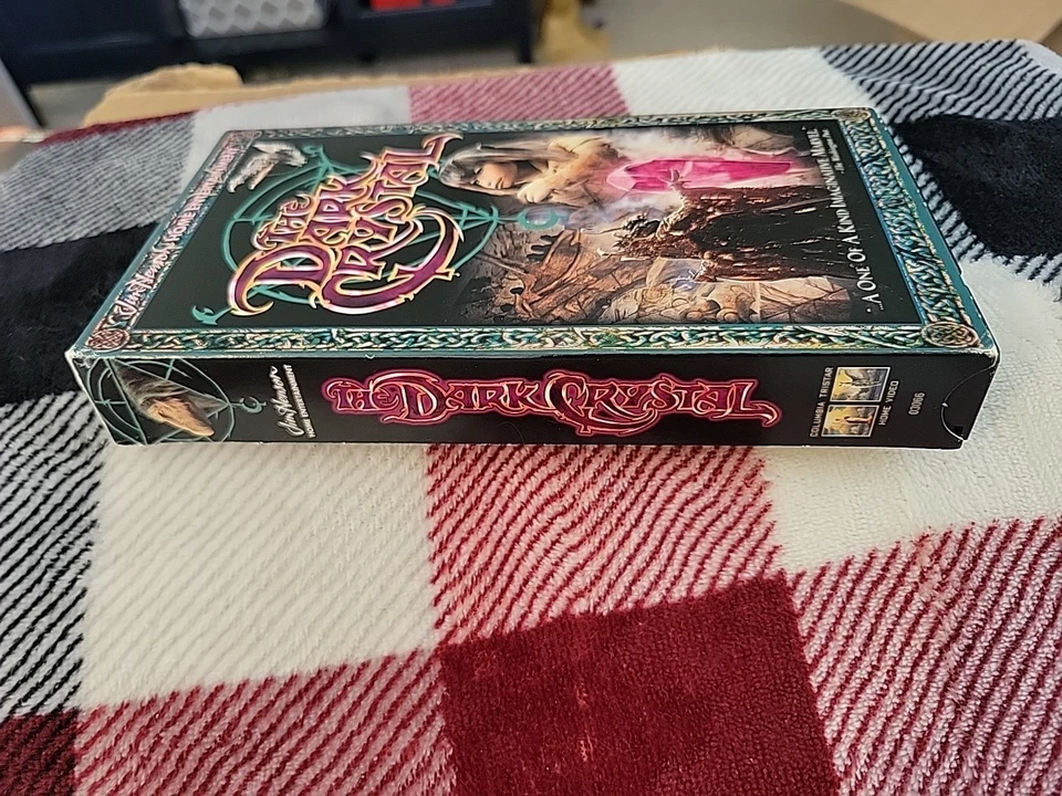 The Dark Crystal VHS 1999 Slip Sleeve Release Jim Henson Rare Movie Free S&h  Foto 3 de 4