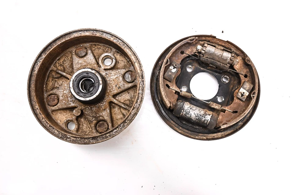 86 Kawasaki Bayou 300 2x4 Front Left Brake Drum Assembly KLF300 - Image 3 of 3