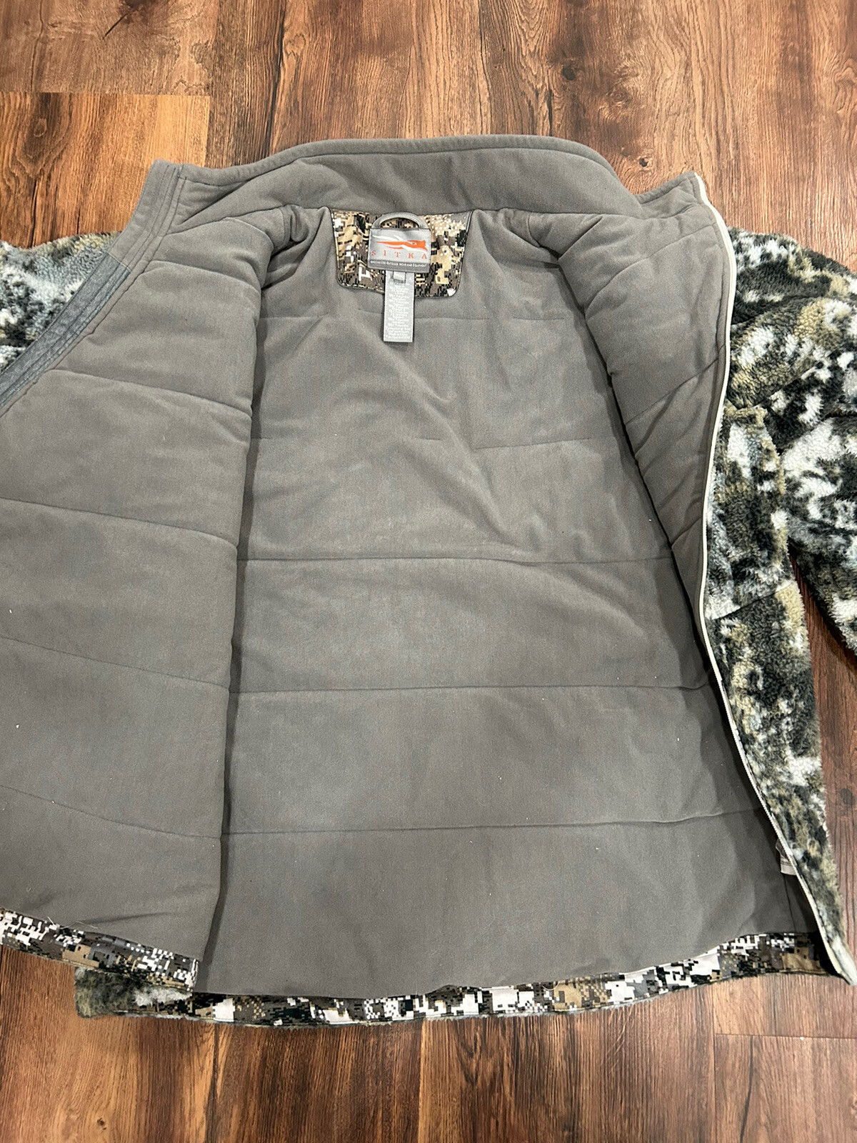 Sitka Fanatic Jacket XL EV2 Whitetail Gore Windstopper; Excellent! Free