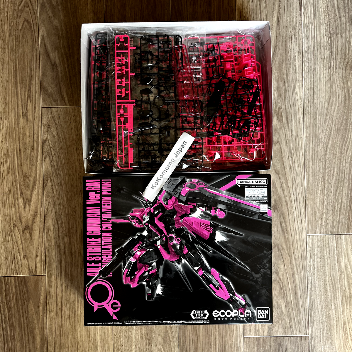 AILE STRIKE GUNDAM Ver.RM ネオンピンク Bandai Aile Strike Gundam Ver.RM Recirculation MG 1/100 Neon