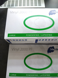 300x Meditrade Vinyl 2000PF Einmalhandschuhe Gr. L latexfrei Neu Medizin OVP