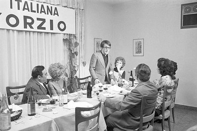Dustin Hoffman Italian actress Carla Gravina in front of a decked - Old Photo