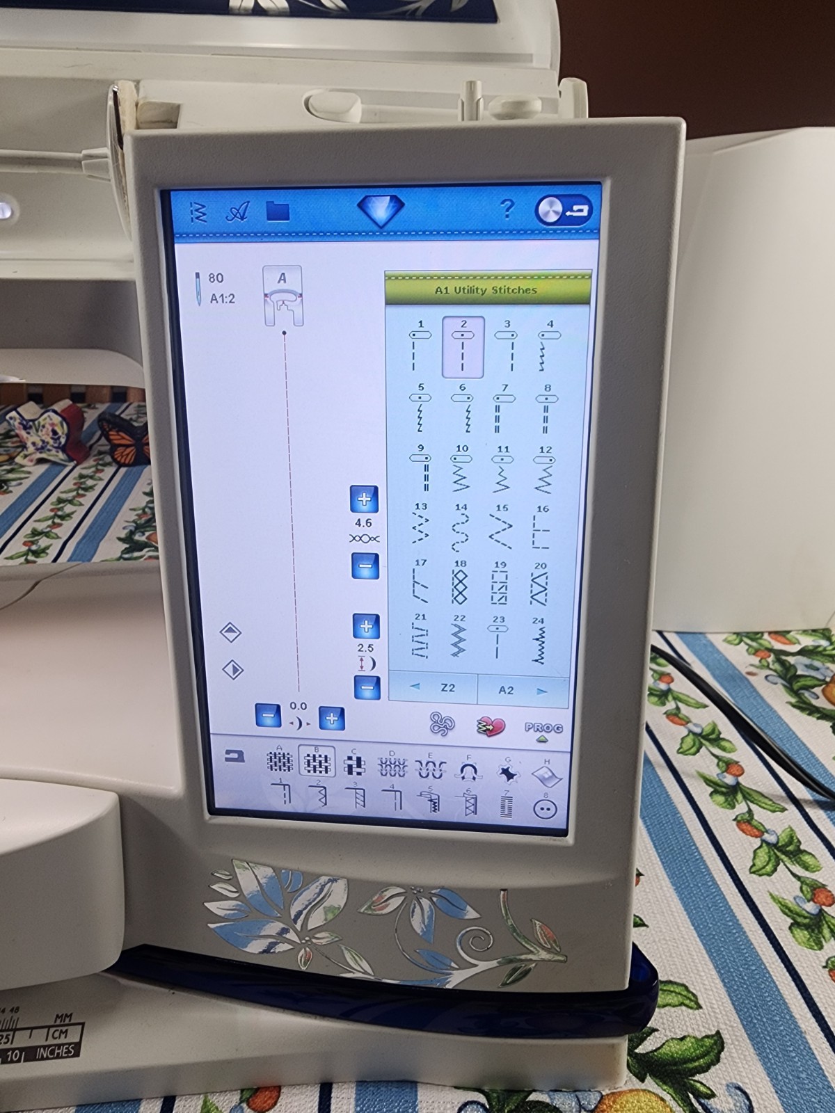 HUSQVARNA VIKING DESIGNER DIAMOND ROYALE