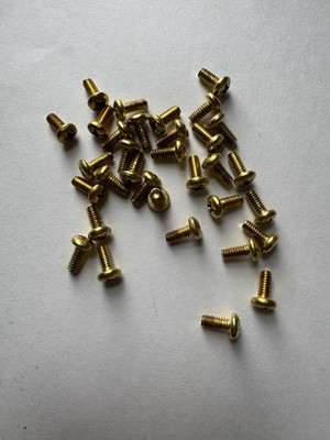 BRASS PAN HEAD PHILLIPS MACHINE SCREWS. 8/32 x 3/8  24 PCS. NEW