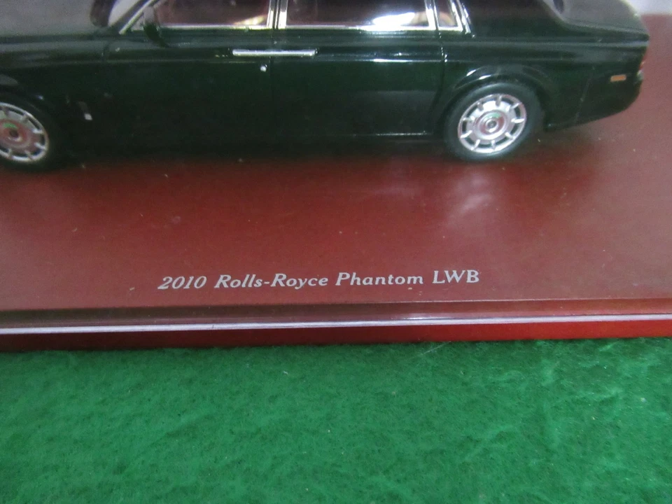 TRUESCALE MINIATURES 2010 ROLLS-ROYCE PHANTOM LWB SCALE 1:43 TSM124367 - Image 2 of 4