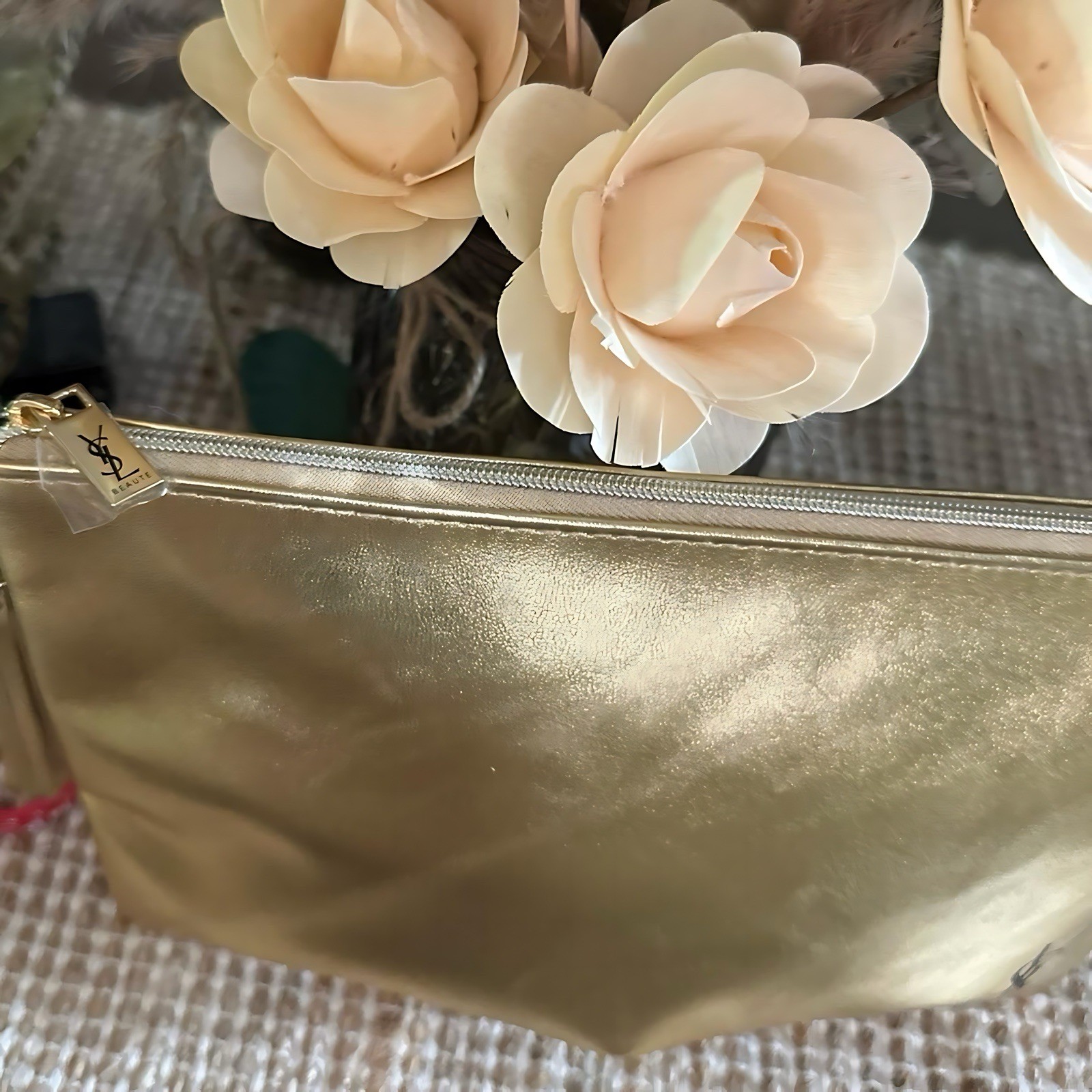 SAINT LAURENT Pochette YSL Beauté G con zip e nappa Edizione limitata