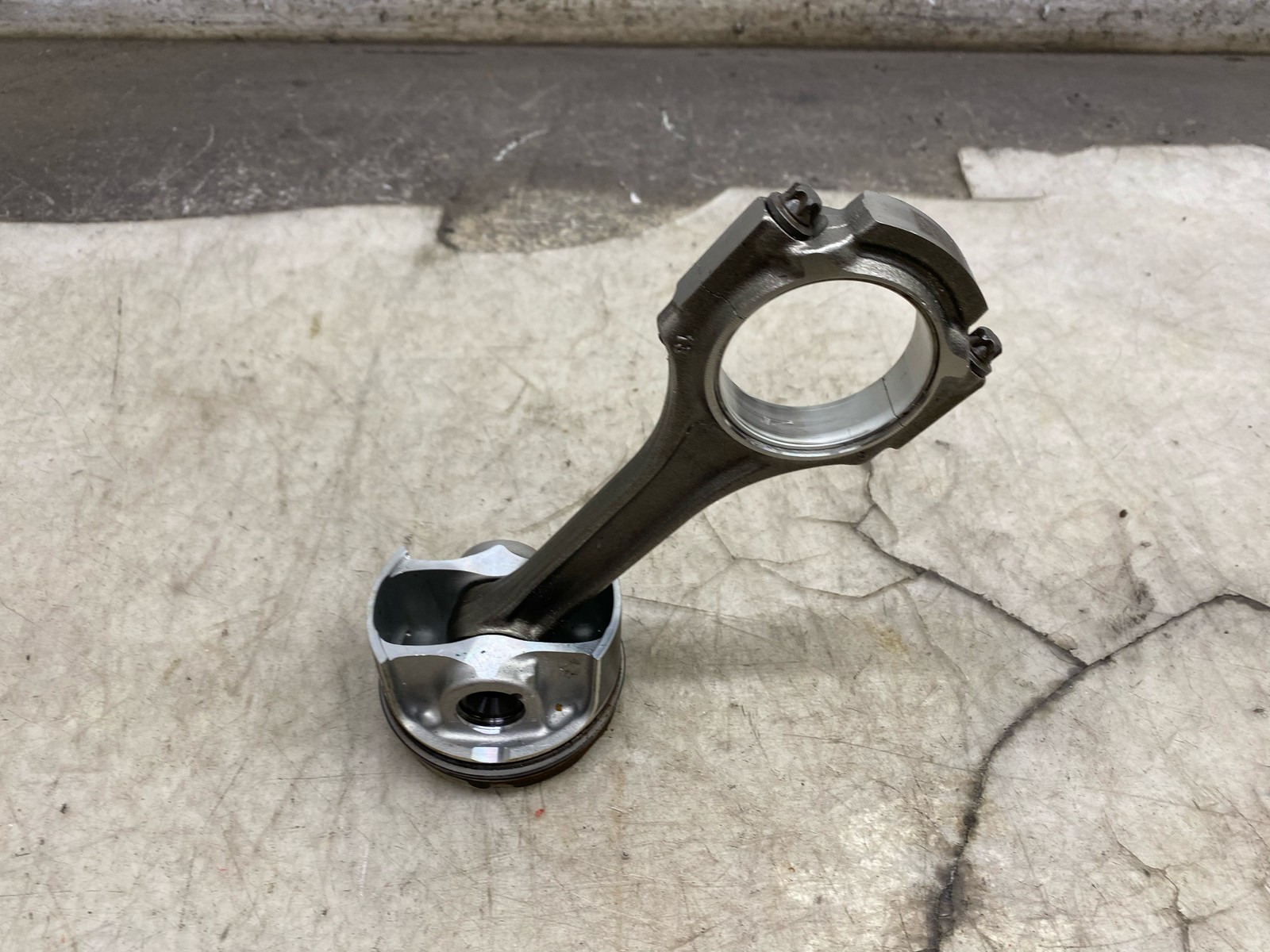 2020-2025 ASTON MARTIN DBX OEM 4.0L ENGINE PISTON & CONNECTING ROD SET