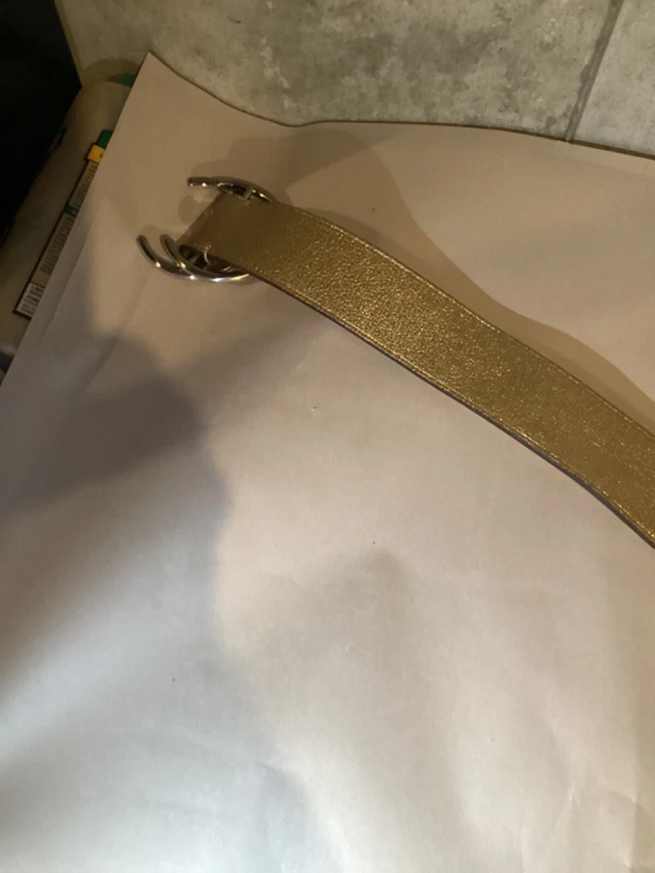 Auténtico cinturón metálico dorado PRADA para mujer talla 36” (pequeño) largo Foto 3 de 4
