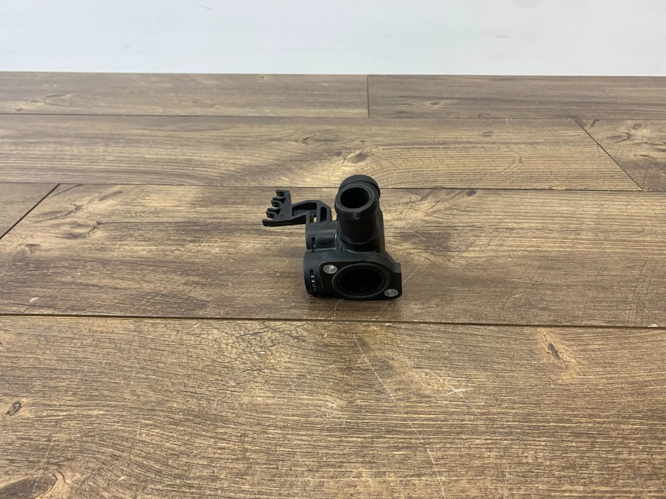 Volkswagen Jetta Passat 1993-1998 motor de golf brida de refrigerante 037-121-132-E OEM Foto 4 de 4