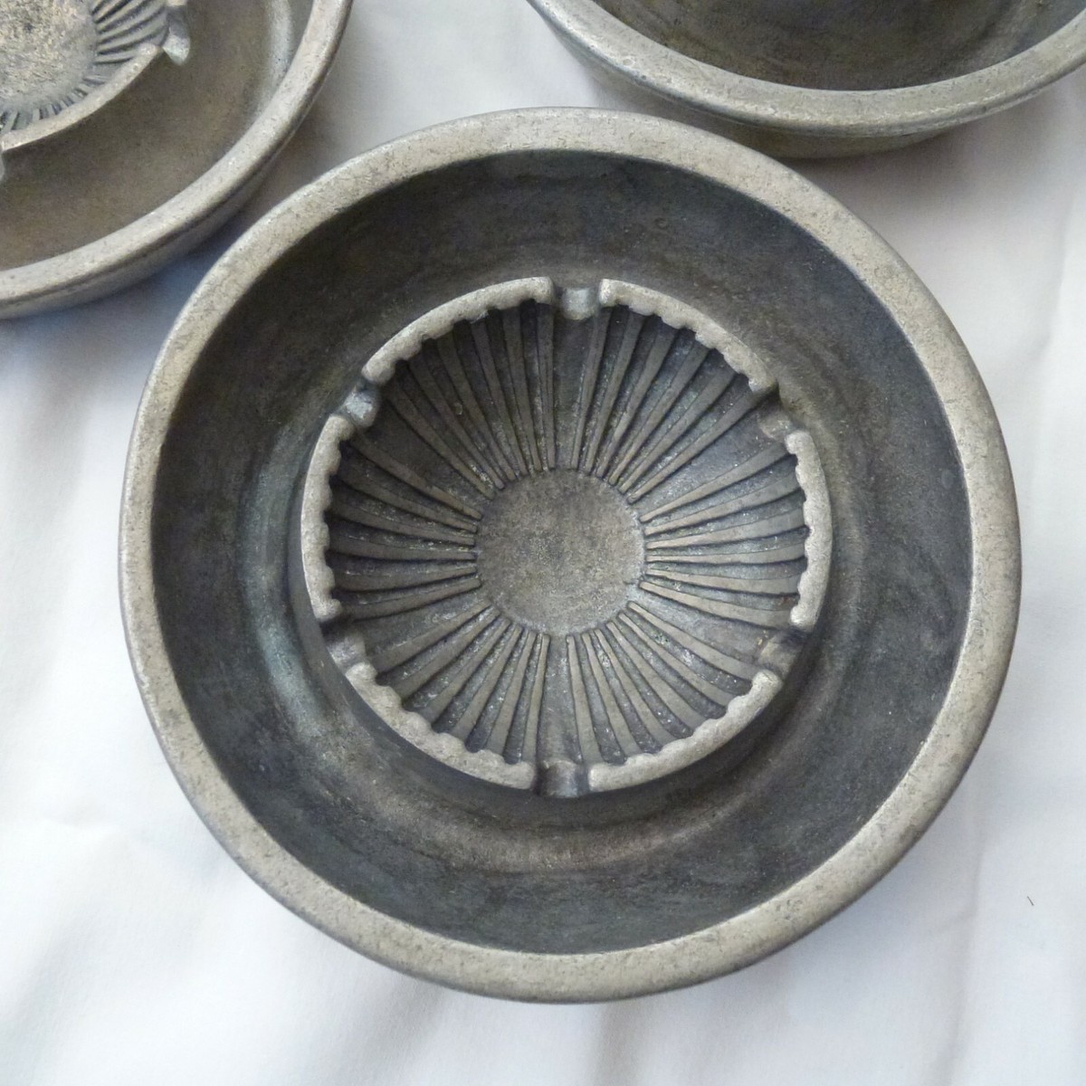 3 VINTAGE Mid-century NYC MINALLOY ALUMINUM PEWTER DISH ASHTRAY