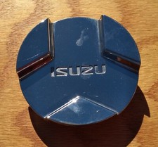 Isuzu Axiom Amigo center cap, chrome,  2002-2004 part number 897314 7630-03 02
